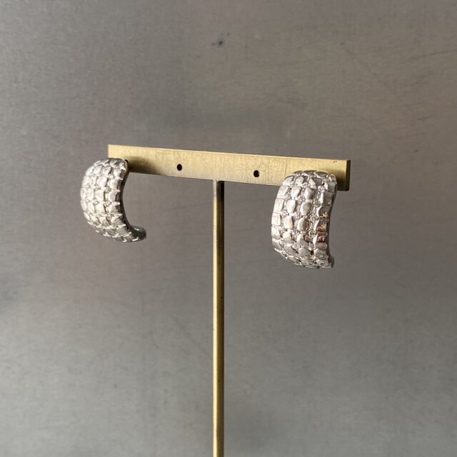 Vintage 90s-00s USA retro textured half hoop pierce | iichi 日々の