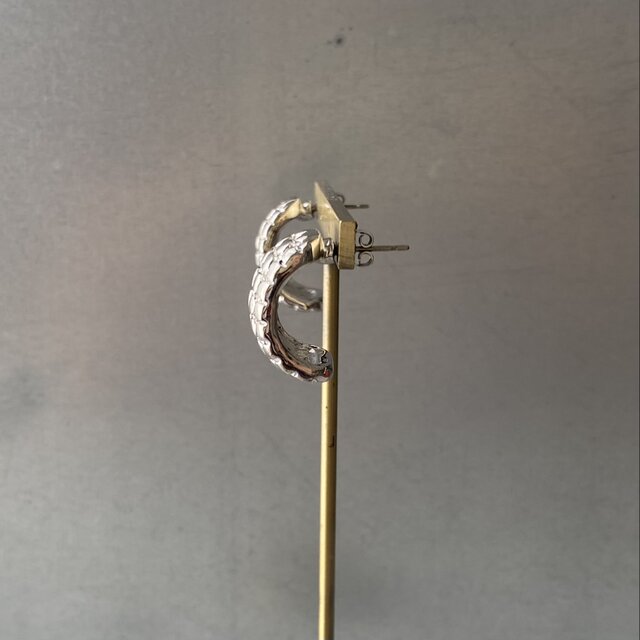 Vintage 90s-00s USA retro textured half hoop pierce | iichi 日々の