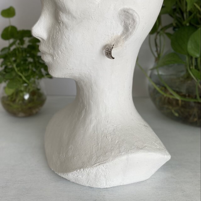 Vintage 90s-00s USA retro textured half hoop pierce | iichi 日々の