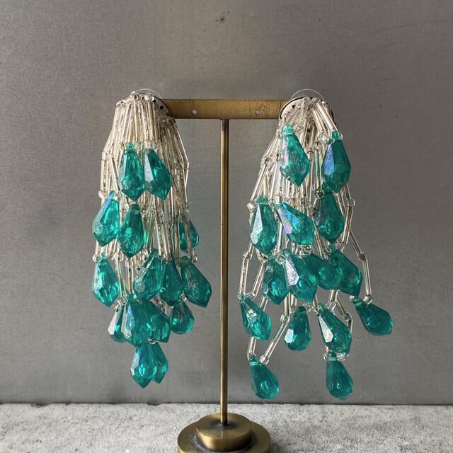 Vintage 70s-80s USA retro green tassel beads big pierce | iichi