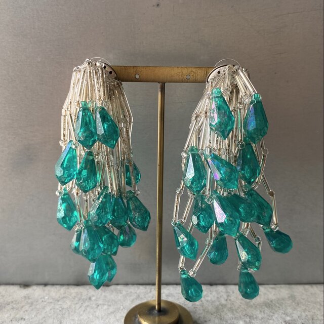 Vintage 70s-80s USA retro green tassel beads big pierce | iichi