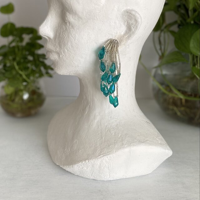 Vintage 70s-80s USA retro green tassel beads big pierce | iichi