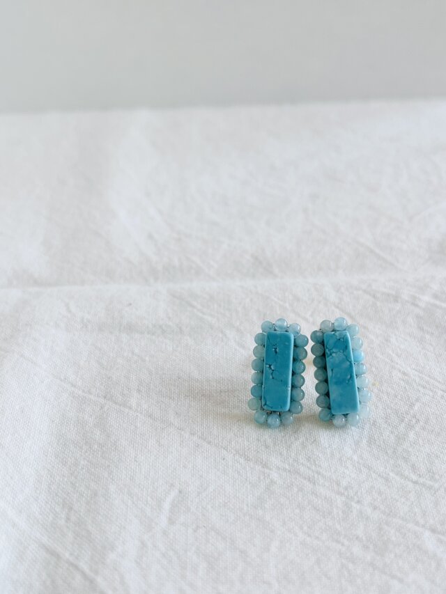 天然石刺繍／ピアス】ターコイズ×アマゾナイトシリカ | iichi 日々の