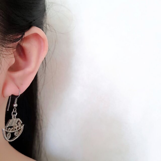 openwork ship dangle ヴィンテージピアス | iichi 日々の暮らしを