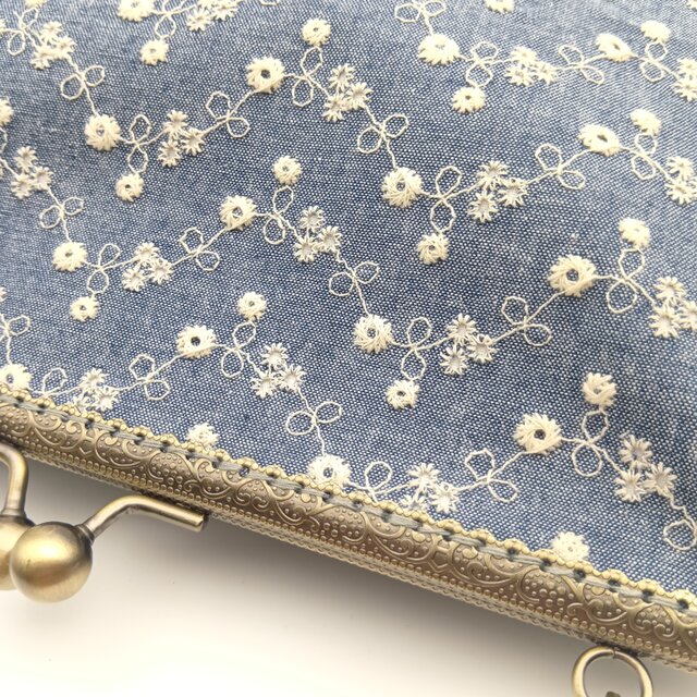小花柄レース刺繍 長財布も入る大きめ がま口ショルダーバッグ 25cm