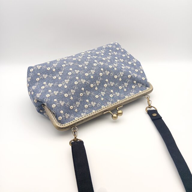 小花柄レース刺繍 長財布も入る大きめ がま口ショルダーバッグ 25cm