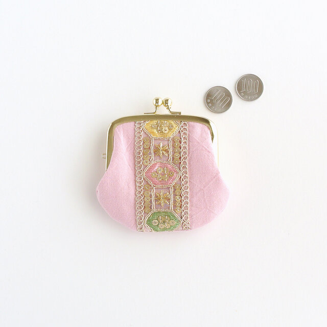 インド刺繍リボンの手のひらがま口ポーチ ピンク | iichi 日々の暮らし