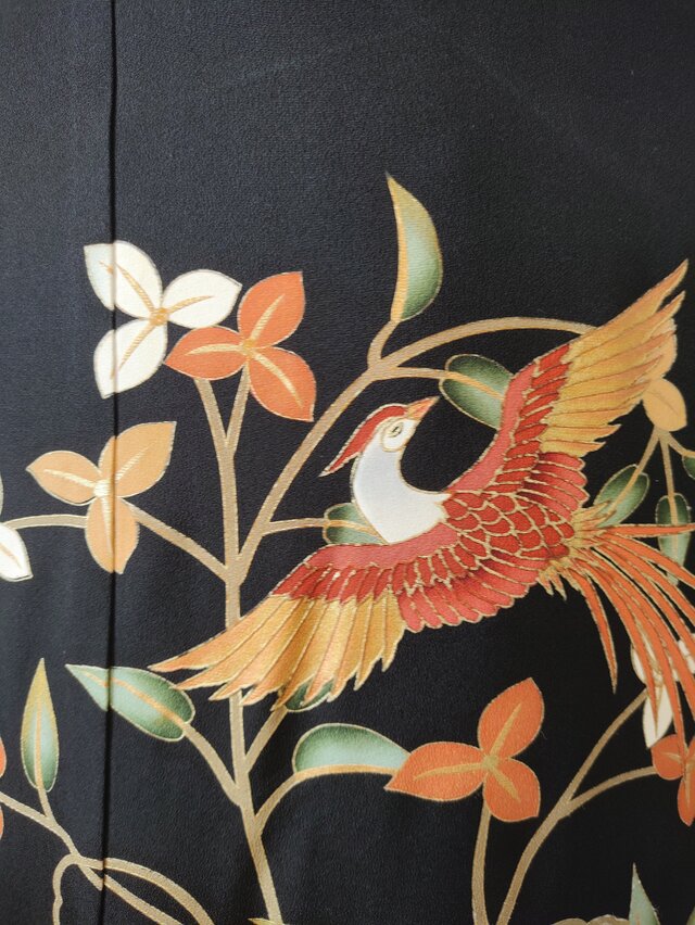 専用　No.237振袖リメイク　つぼみボレロとワンピース2点 刺繍　金銀糸 留袖·鳥と横ボーダー蔦模様ワンピース | iichi 日々の暮らしを心地よく