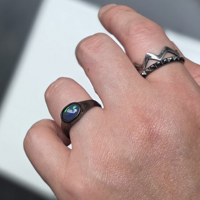 ブラックオパール 0.9ct オーバル BK印台 シルバーSV925リング | iichi