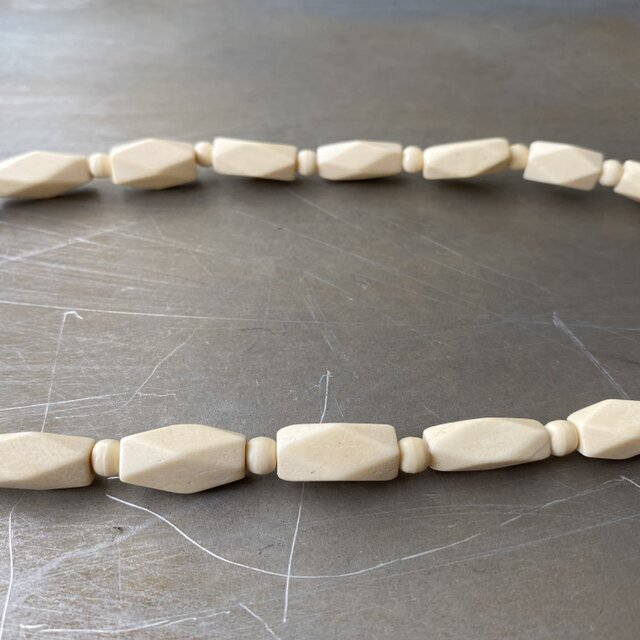 Vintage 70s-80s retro offwhite beads necklace | iichi 日々の暮らし