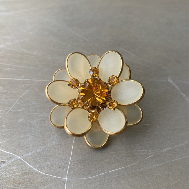 Vintage 60s USA retro frosted glass flower crystal bijou brooch