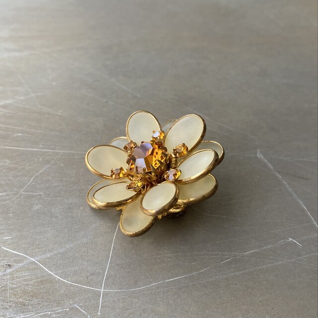 Vintage 60s USA retro frosted glass flower crystal bijou brooch