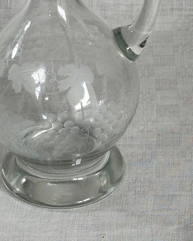 デキャンター ワインディスペンサー ぶどう柄 取っ手蓋付き クリア