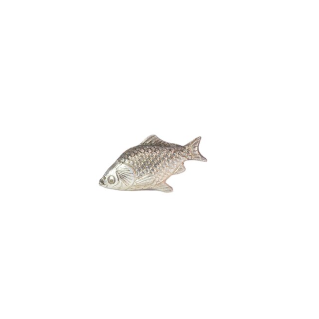 静寂の水面に挑む【ヘラブナ】お魚好き、お魚好きの心をくすぐるピンズ