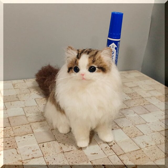 羊毛フェルト 猫 フサフサな キジシロ猫さん ねこ ネコ 猫フィギュア