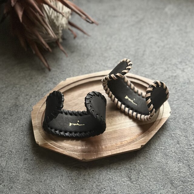 レザーバングル ˗ˏˋ kagari ˎˊ˗ 〖受注制作〗 | iichi 日々の暮らしを