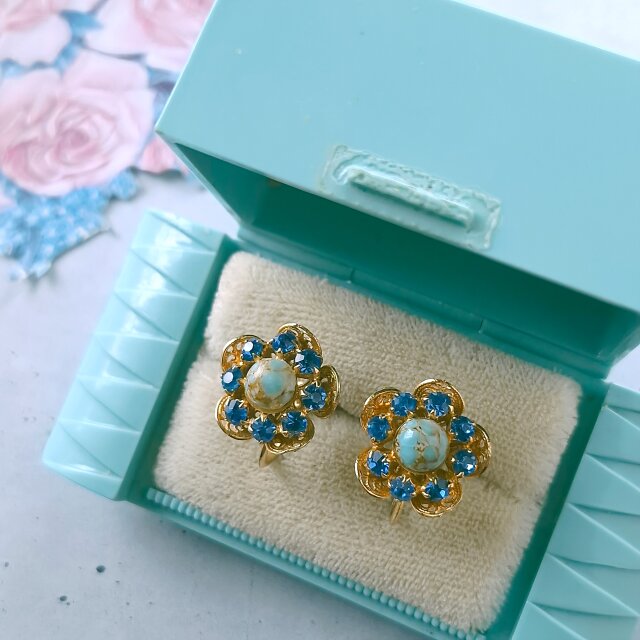 faux turquoise blue rhinestone flower ヴィンテージイヤリング
