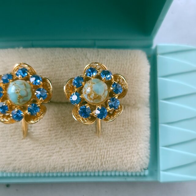 faux turquoise blue rhinestone flower ヴィンテージイヤリング