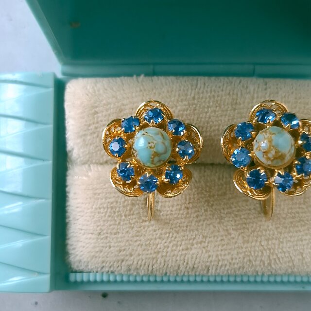 faux turquoise blue rhinestone flower ヴィンテージイヤリング