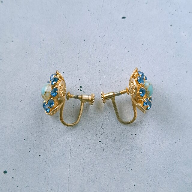 faux turquoise blue rhinestone flower ヴィンテージイヤリング