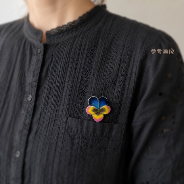 ビオラのブローチ-3 | iichi 日々の暮らしを心地よくするハンドメイド