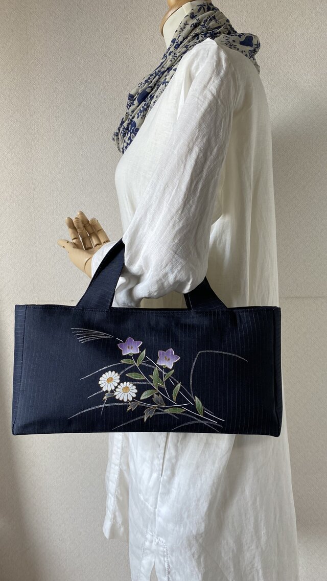 繊細なお花が浮かび上がる帯リメイクバッグ｜和モダン | iichi 日々の