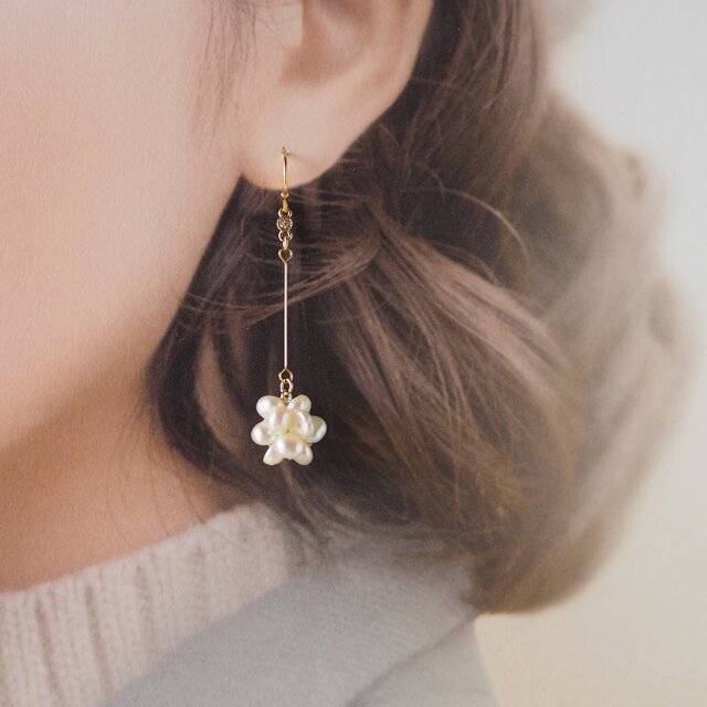 淡水パールボールのロングピアス／イヤリング【金属アレルギー 14kgf