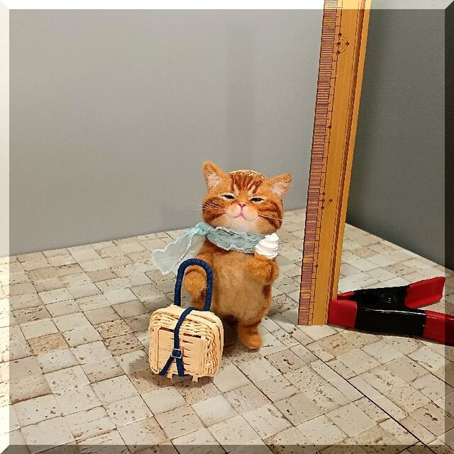 羊毛フェルト 猫 旅猫 立ちニャンコ 茶トラ猫 ねこ ネコ 猫フィギュア