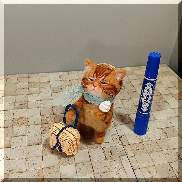 羊毛フェルト 猫 旅猫 立ちニャンコ 茶トラ猫 ねこ ネコ 猫フィギュア