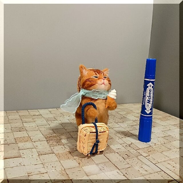 羊毛フェルト 猫 旅猫 立ちニャンコ 茶トラ猫 ねこ ネコ 猫フィギュア