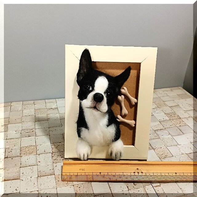 羊毛フェルト 犬 額縁入りボストンテリアさん 犬フィギュア | iichi