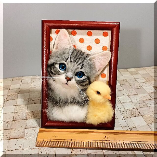 羊毛フェルト 猫 額縁入りアメリカンショートヘアちゃん と お供の