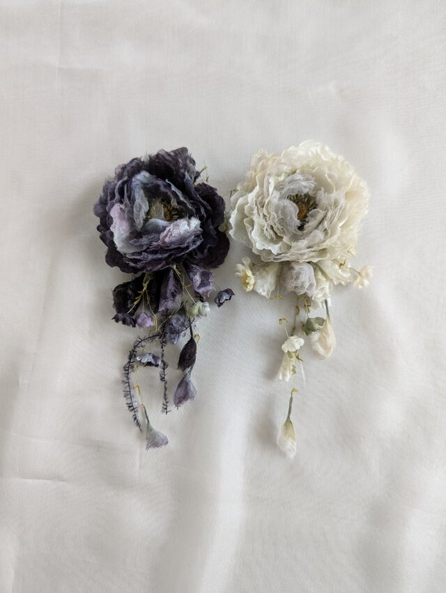 ハンドメイド布花 布花 お人形用のお花 (白＆黒） | iichi 日々の暮らしを心地よくする