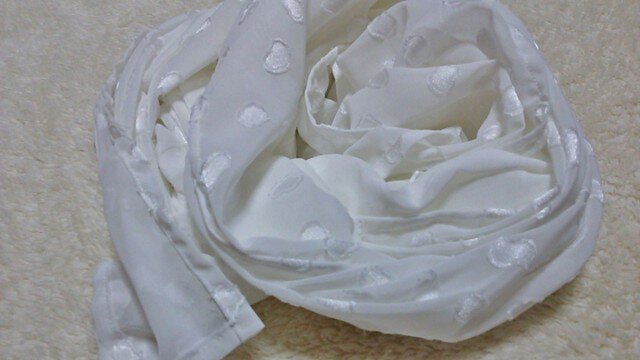 訳あり*ツヤツヤ♪ドット風ストール*白の画像1枚目