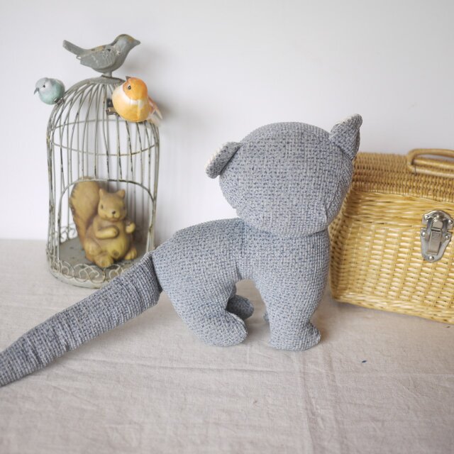 vintage handmade ねこ　ぬいぐるみ　ヴィンテージハンドメイド おこりんぼう猫 ドイツ ヴィンテージハンドメイド 手作り猫の