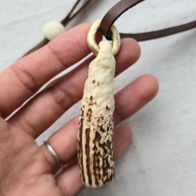 鹿の角 蝦夷鹿の角笛ペンダント | iichi 日々の暮らしを心地よくする