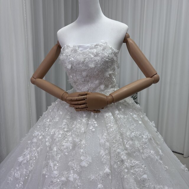 ウエディングドレス ベアトップ 美しい花レース シークインチュール
