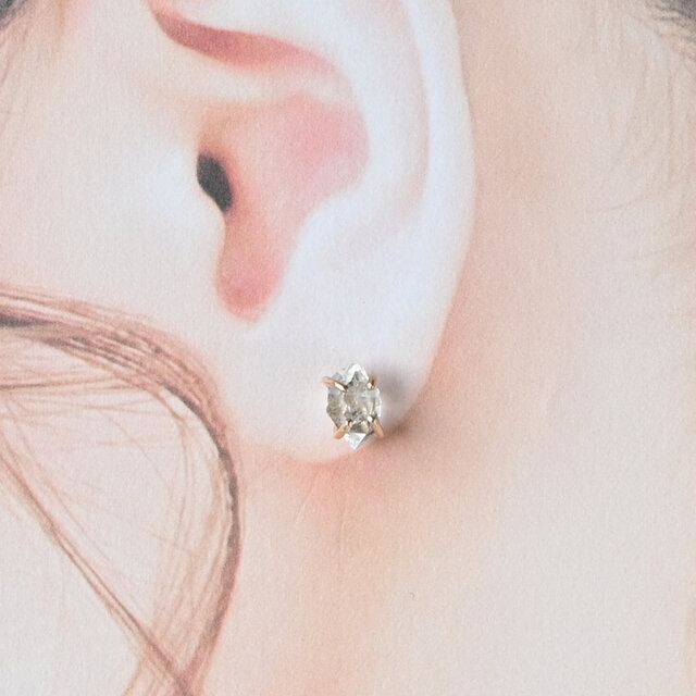 ハーキマーダイヤモンド14kgfスタッドピアス/medium(8mm) （両耳・ペア