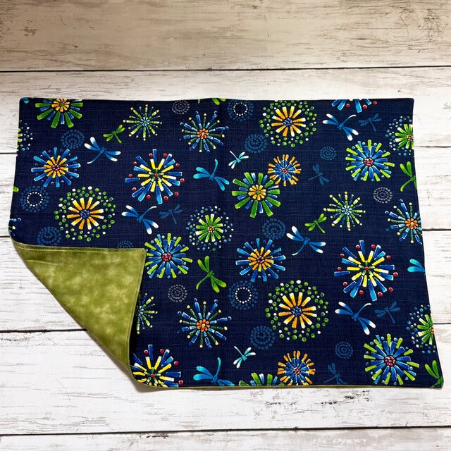 ランチョンマット(29×40) 【和柄・花火とトンボ☆紺】 | iichi 日々の
