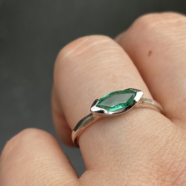 エメラルド 0.53ct マーキスカット シルバーSV925リング | iichi 日々