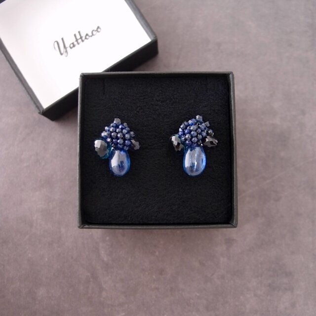 ご予約品・K様】天然石刺繍ピアス Kyanite_LondonBlue Topaz_Lapis