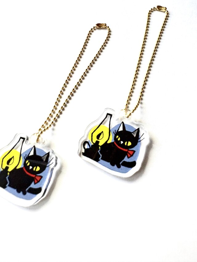 アクリルチャーム 「ランプと猫 | iichi 日々の暮らしを心地よくする