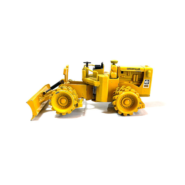 西ドイツ製 ロードローラー Caterpillar 825B ヴィンテージ ミニカー