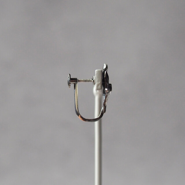 UZURI | <Botanical> Clip-on Earrings - 木漏れ日 - | iichi 日々の