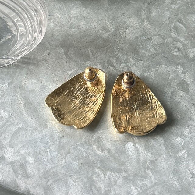 P835-ヴィンテージピアス U.S.A. 1980-90's Navy Enamel & Gold Curved