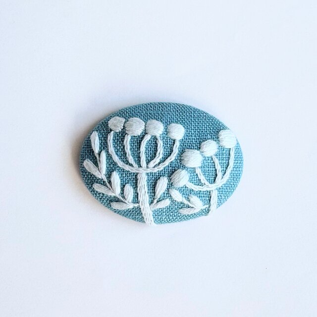 北欧風可愛いお花の刺繍ブローチ(hokuo）#517 | iichi 日々の暮らしを