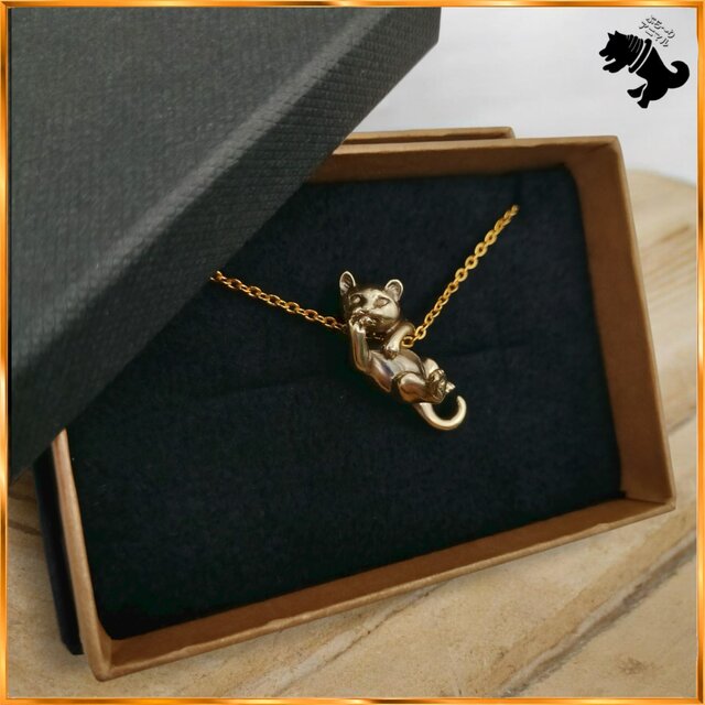 しがみつく猫ネックレス 猫 ねこ ネコ 猫アクセサリー 猫ネックレス 動物アクセサリー 動物好き ユニセックス 可愛い 日 の暮らしを心地よくするハンドメイドやアンティークのマーケットプレイス