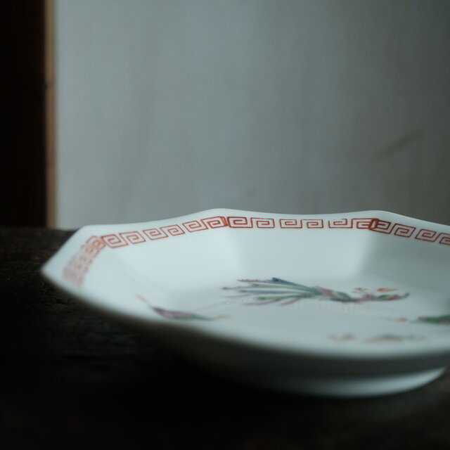 炒飯を盛り付けたくなる◇大清乾隆年製 見込みに龍と鳳凰。色絵八角中