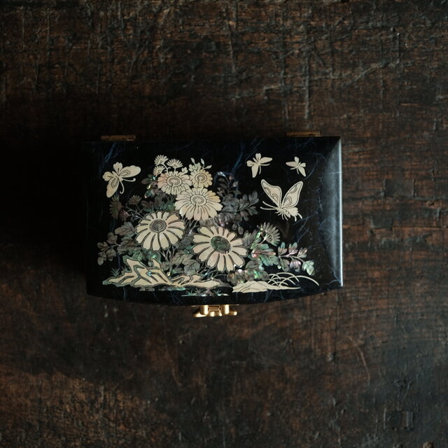 螺鈿細工で素敵◇花と蝶々 ジュエリーボックス 韓国 retro vintage