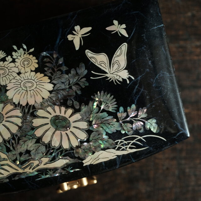 螺鈿細工で素敵◇花と蝶々 ジュエリーボックス 韓国 retro vintage